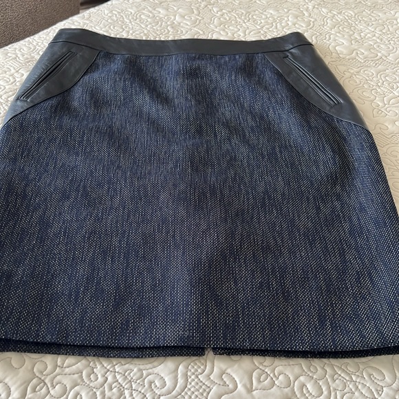 Ann Taylor pencil skirt - Picture 13 of 17